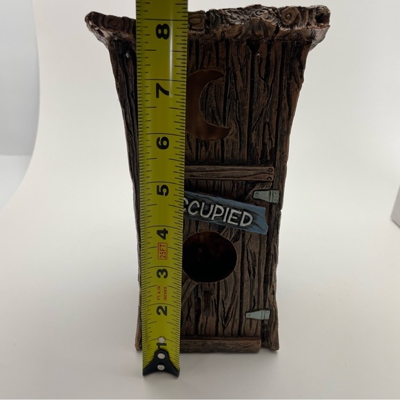Bird House Occupied Outhouse - Picture 5 of 11